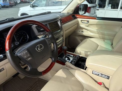 Used 2010 Lexus LX 570 4WD image 30