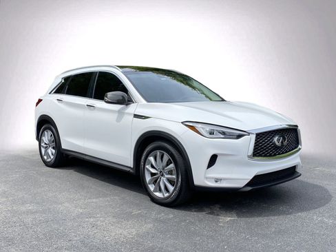 Used 2021 INFINITI QX50 Luxe image 2