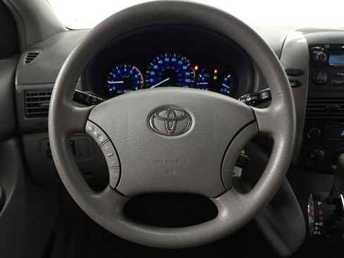 Used 2009 Toyota Sienna LE FWD image 15