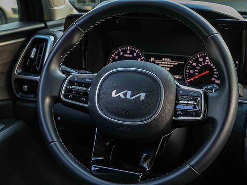 Certified 2023 Kia Sorento S w/ Panoramic Sunroof Package AWD/4WD image 13