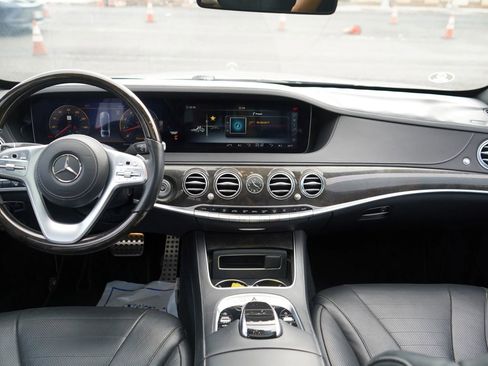 Used 2018 Mercedes-Benz S 560 Sedan image 18