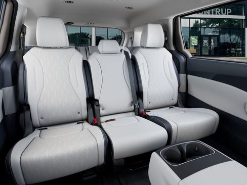 New 2026 Kia Carnival EX image 18