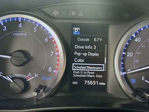 Used 2019 Toyota Highlander LE image 12