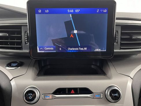 Used 2023 Ford Explorer XLT w/ Equipment Group 202A AWD/4WD image 3