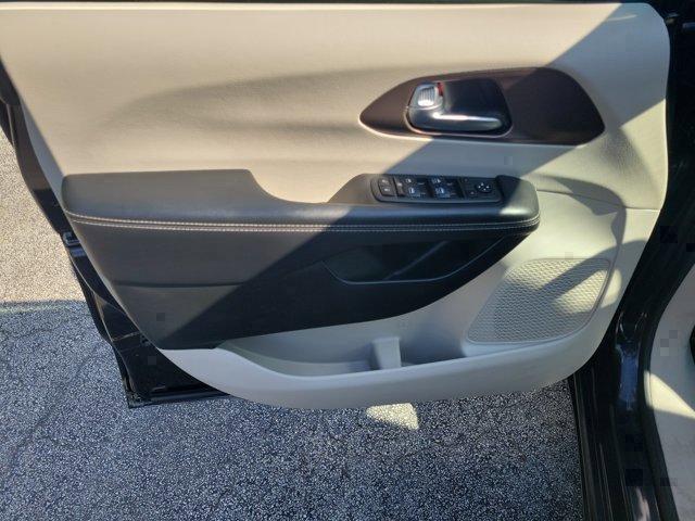 Used 2023 Chrysler Voyager LX FWD image 21