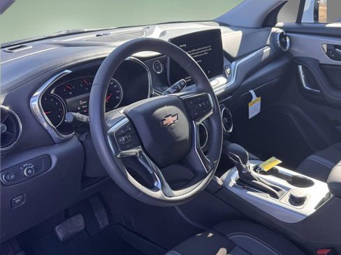 New 2025 Chevrolet Blazer LT w/ LPO, Floor Liner Package FWD image 18