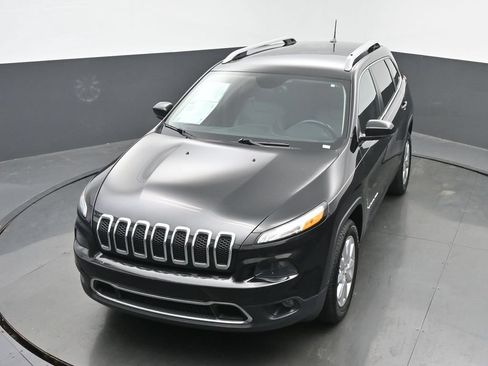 Used 2016 Jeep Cherokee Limited AWD/4WD image 32