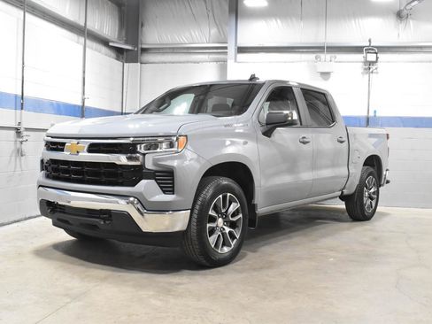 Used 2024 Chevrolet Silverado 1500 LT AWD/4WD image 7