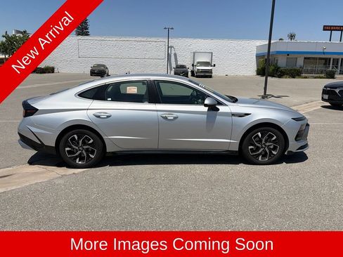 Used 2025 Hyundai Sonata SEL FWD image 3