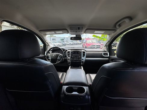 Used 2019 Nissan Titan PRO-4X w/ Pro-4x Convenience Package AWD/4WD image 24