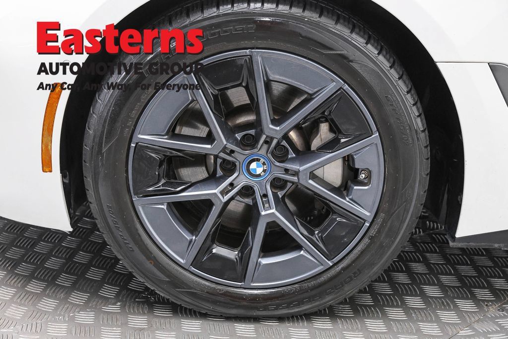 Used 2023 BMW i4 eDrive35 w/ Premium Package RWD image 31