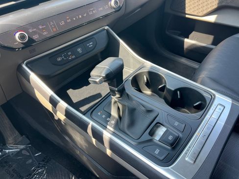 Used 2026 Kia Carnival FWD image 43