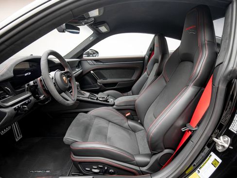 Used 2026 Porsche 911 GT3 RWD image 12