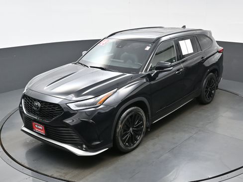 Used 2023 Toyota Highlander XSE FWD image 36