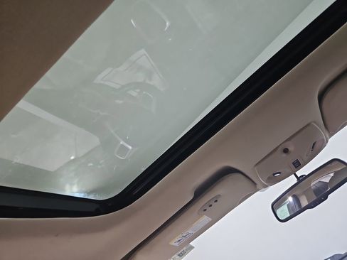 Used 2012 Chrysler 200 Limited image 21