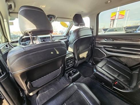 Used 2022 Jeep Grand Cherokee L Limited image 11