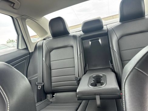 Used 2023 Volkswagen Jetta SE FWD image 4