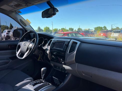 Used 2013 Toyota Tacoma 4x4 Double Cab w/ TRD Sport Pkg image 17