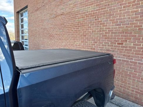 Used 2021 Chevrolet Silverado 1500 LT w/ Z71 Off-Road Package image 4