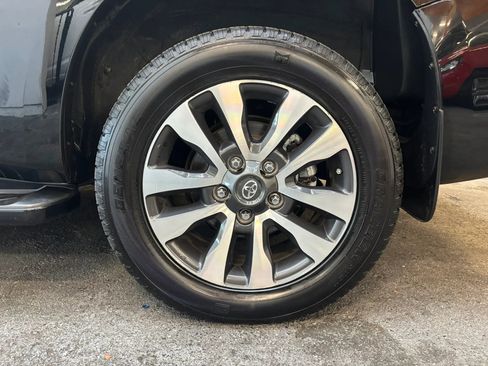 Used 2019 Toyota Sequoia Limited w/ Safety & Convenience Package AWD/4WD image 9