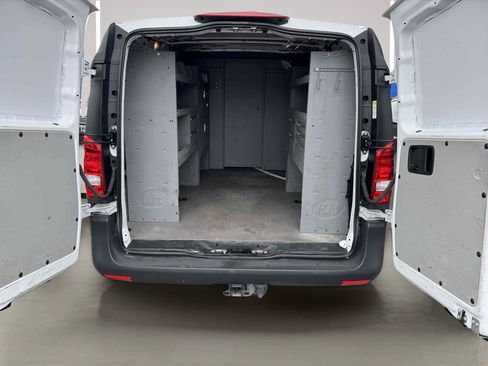Used 2022 Mercedes-Benz Metris image 10