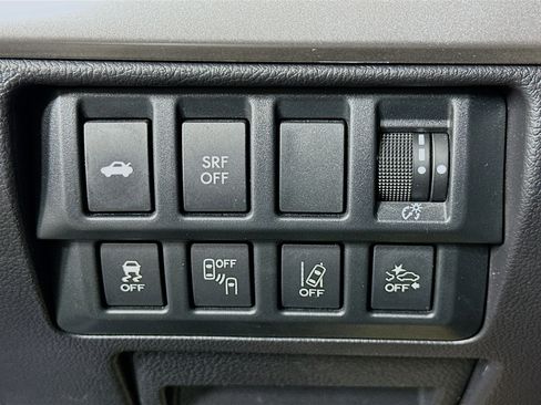 Used 2016 Subaru Legacy 3.6R Limited image 17