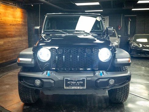 Used 2023 Jeep Wrangler Unlimited w/ Convenience Group AWD/4WD image 4