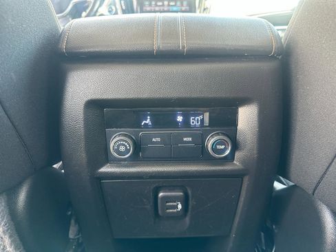 Used 2018 Chevrolet Traverse LT AWD/4WD image 20