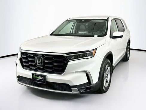 Used 2025 Honda Pilot EX-L image 3