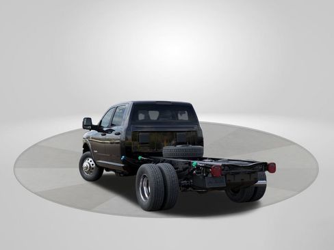 New 2025 RAM 3500 Big Horn AWD/4WD image 3