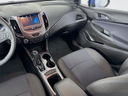 Used 2018 Chevrolet Cruze LT w/ Convenience Package FWD image 23