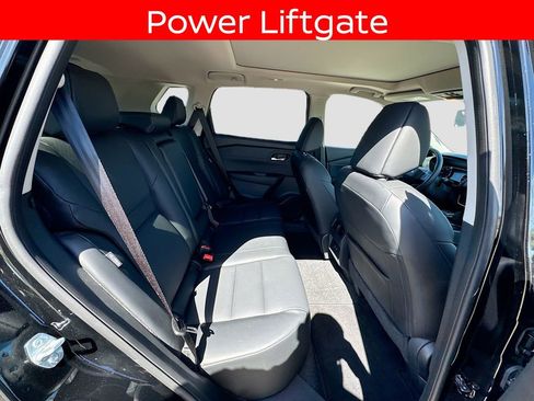 Used 2025 Nissan Rogue SV w/ SV Premium Package image 11