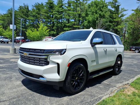 Used 2023 Chevrolet Tahoe Premier AWD/4WD image 5