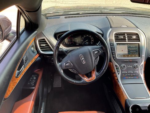 Used 2018 Lincoln MKX Reserve w/ Lincoln MKX Climate Package image 25