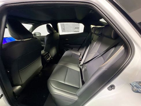 New 2026 Toyota Crown Platinum AWD/4WD image 29