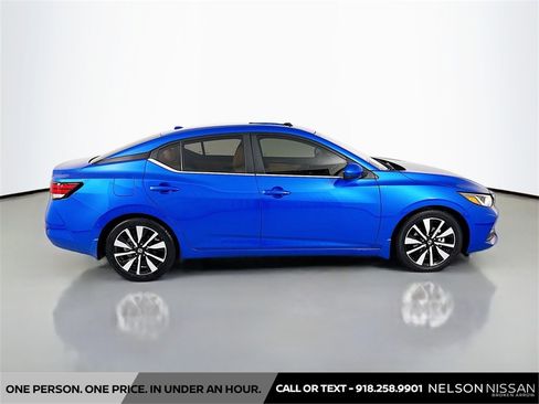 Used 2023 Nissan Sentra SV w/ SV Premium Package image 4