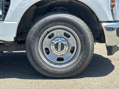 New 2025 Ford F350 XL w/ XL Chrome Package image 26