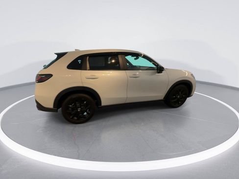 Used 2025 Honda HR-V Sport image 7