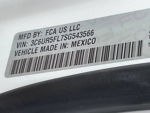 Used 2025 RAM 2500 Laramie AWD/4WD image 34