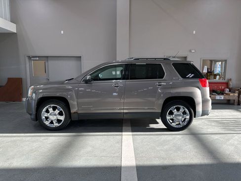 Used 2010 GMC Terrain SLT AWD/4WD image 1