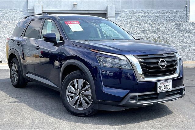 Certified 2025 Nissan Pathfinder SV AWD/4WD image 12