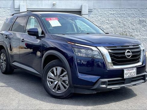 Certified 2025 Nissan Pathfinder SV AWD/4WD image 12