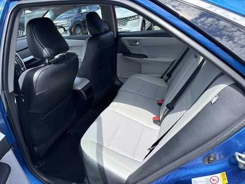 Used 2017 Toyota Camry SE FWD image 16