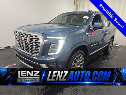 Used 2026 GMC Yukon Denali w/ Sun & Power Step Package AWD/4WD image 1