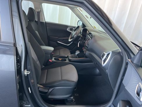 Used 2023 Kia Soul LX image 23