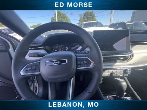 Used 2025 Jeep Compass Limited AWD/4WD image 11