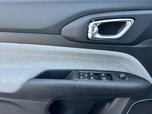 New 2026 Jeep Compass Latitude AWD/4WD image 11