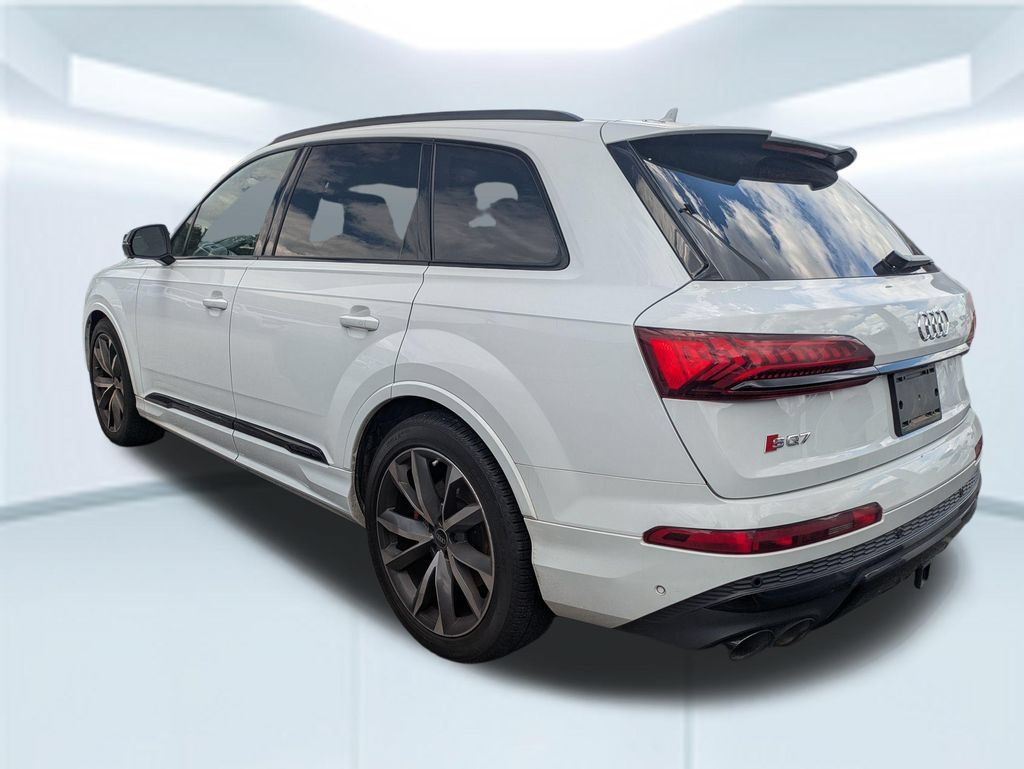 Used 2023 Audi SQ7 Prestige AWD/4WD image 2