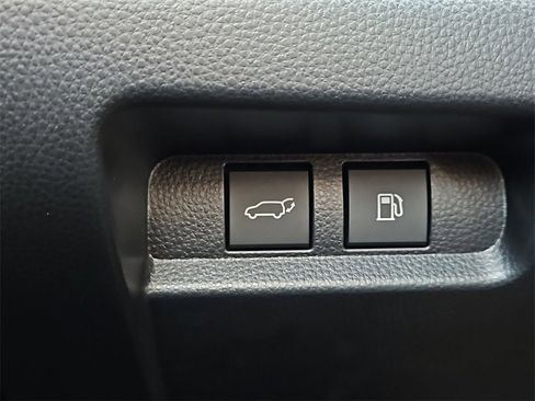 New 2025 Toyota Crown Signia image 24