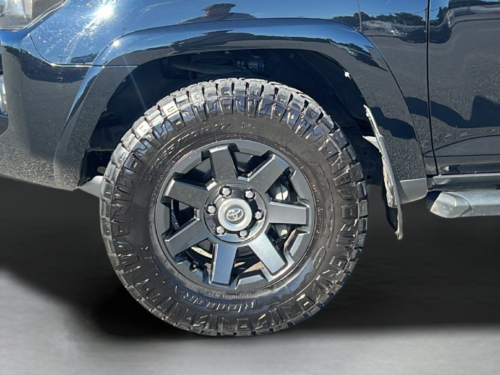 Used 2022 Toyota 4Runner Trail Special Edition AWD/4WD image 24